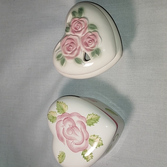 Vintage Heart Shape Trinket Boxes Ceramic With Floral Design - Picture 1 of 10